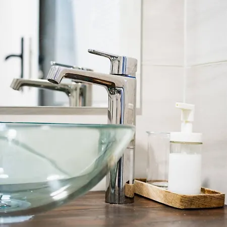 Apartment студио черно и бяло Sandanski